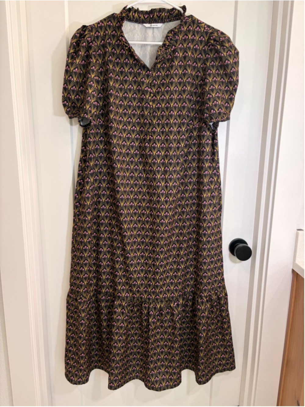 EUC Wenrine Floral Puff Sleeve Tiered Midi Dress with Pockets (21" P2P)